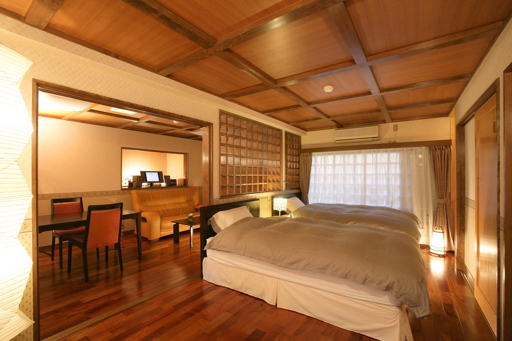 Oyo Hatago Ichiban Hotel Csicsibu Szoba fotó