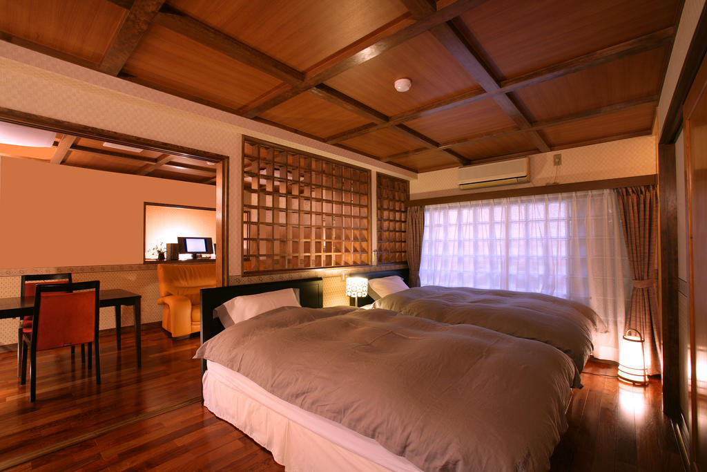 Oyo Hatago Ichiban Hotel Csicsibu Szoba fotó
