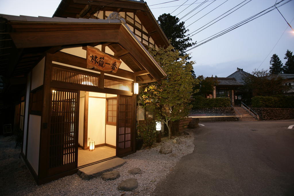 Oyo Hatago Ichiban Hotel Csicsibu Kültér fotó