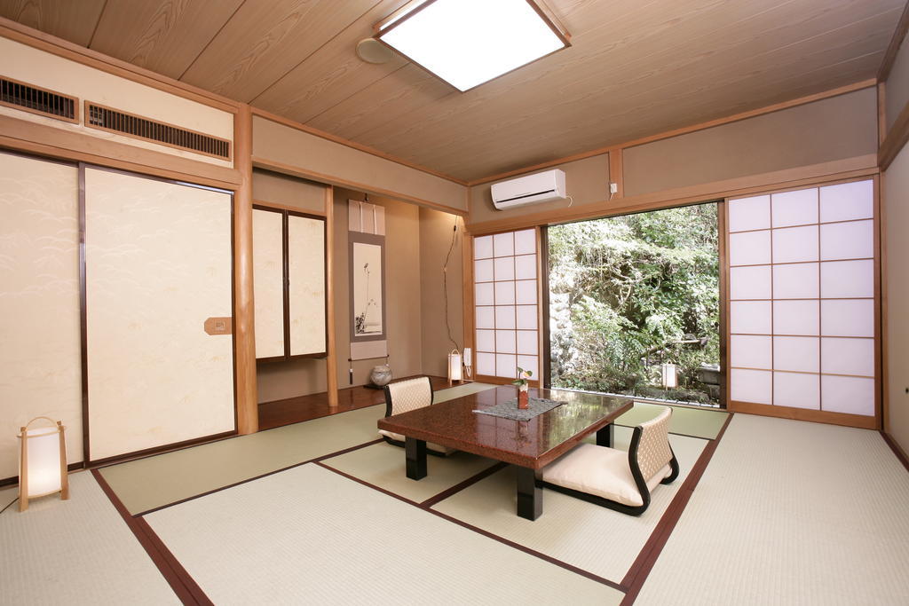 Oyo Hatago Ichiban Hotel Csicsibu Kültér fotó